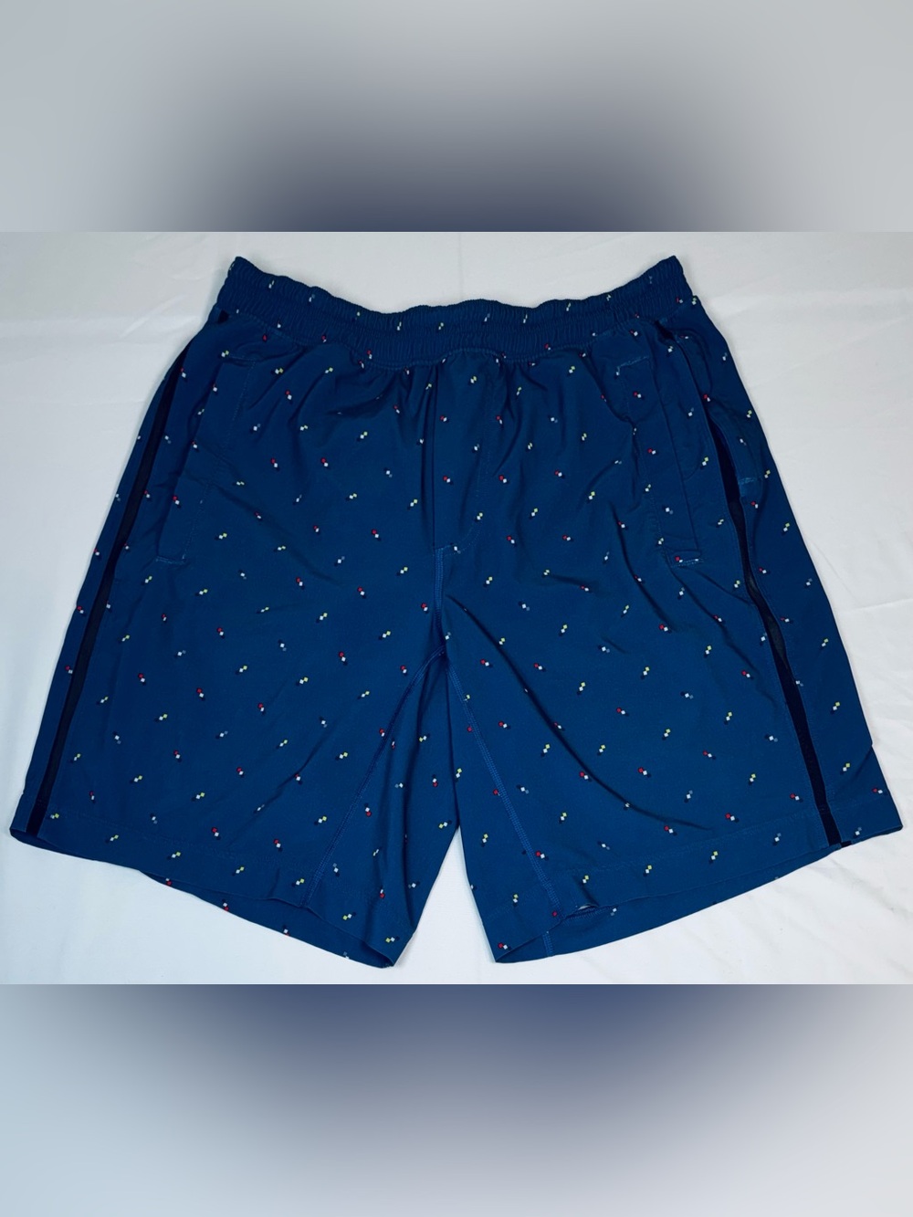 Lululemon Pace Breaker Men’s 7-inch Inseam Shorts, Size Large, Blue Geometric